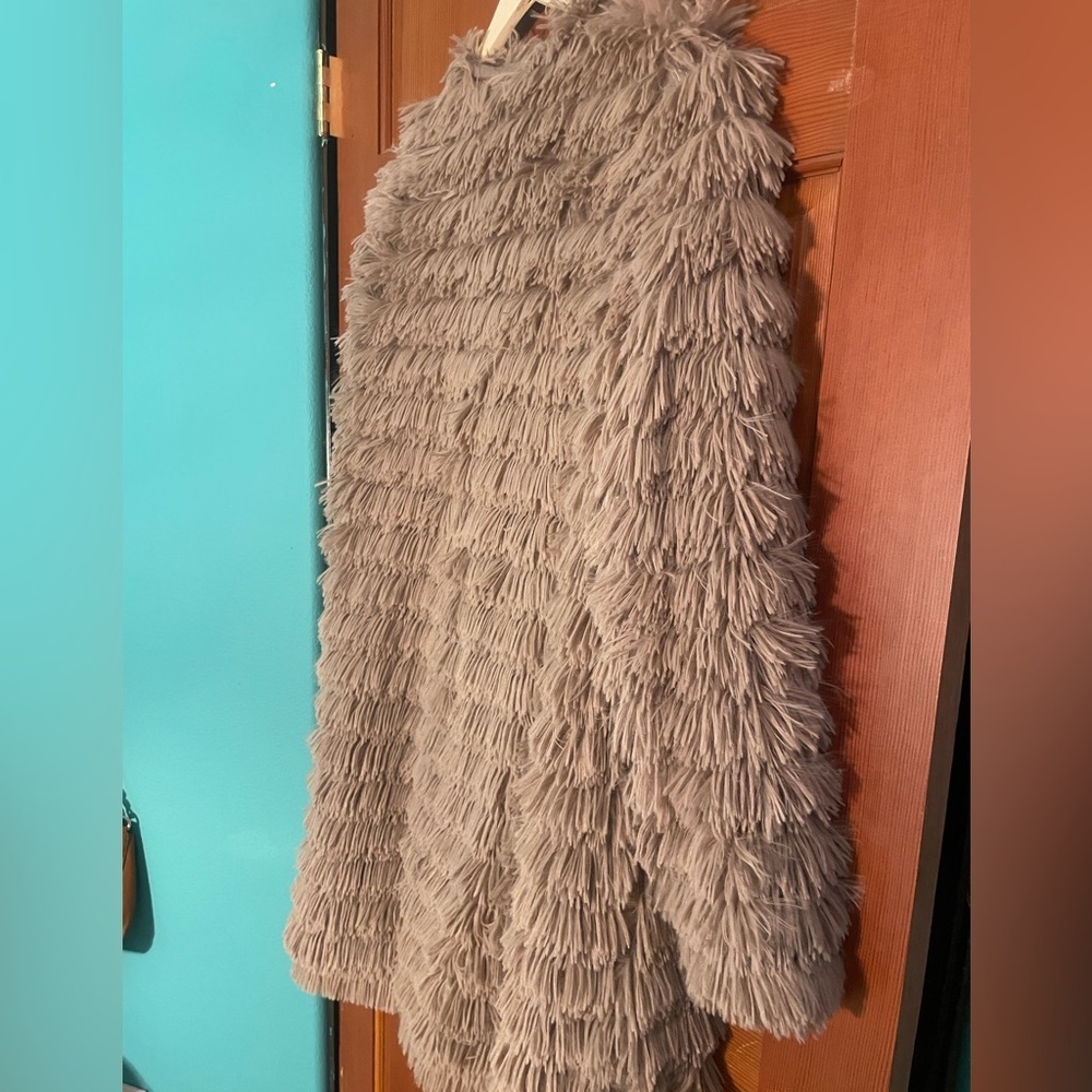 Saints and secrets fringe faux fur coat - Picture 9 of 10